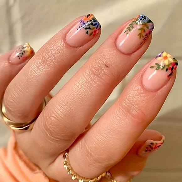 Other - Square Charming Floral Press On Nails